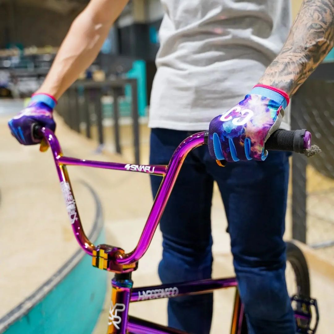 Gants CORE Protection Aero Néon Galaxy – Image 7