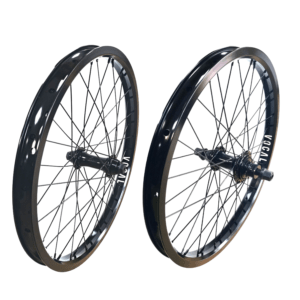 PAIRE DE ROUES