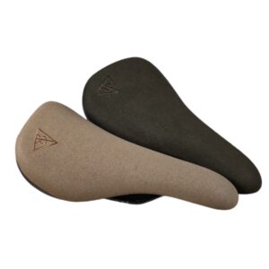 Selle RELIC Choice Slim Rail Suede Embroidered Logo