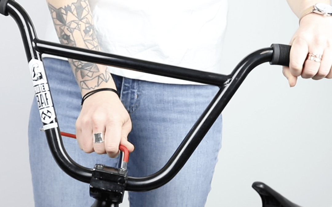 TUTO Installer un guidon- serrer la potence-5 | LES TROIS ROUX BMX SHOP