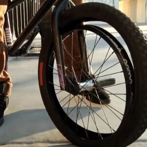 changement pneu bmx